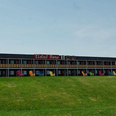 Tidal Bore Inn Truro Exterior photo